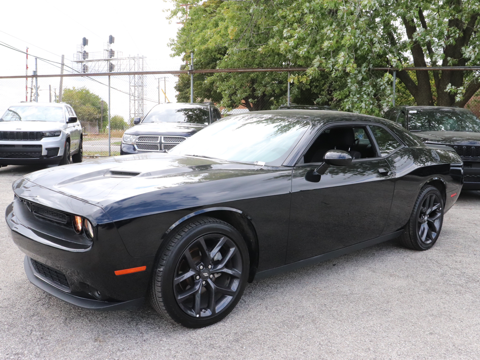 2022 Dodge Challenger SXT 3