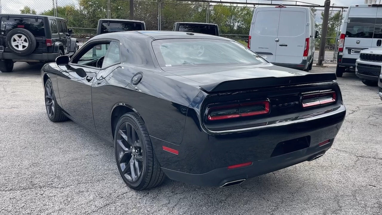 2022 Dodge Challenger SXT 4