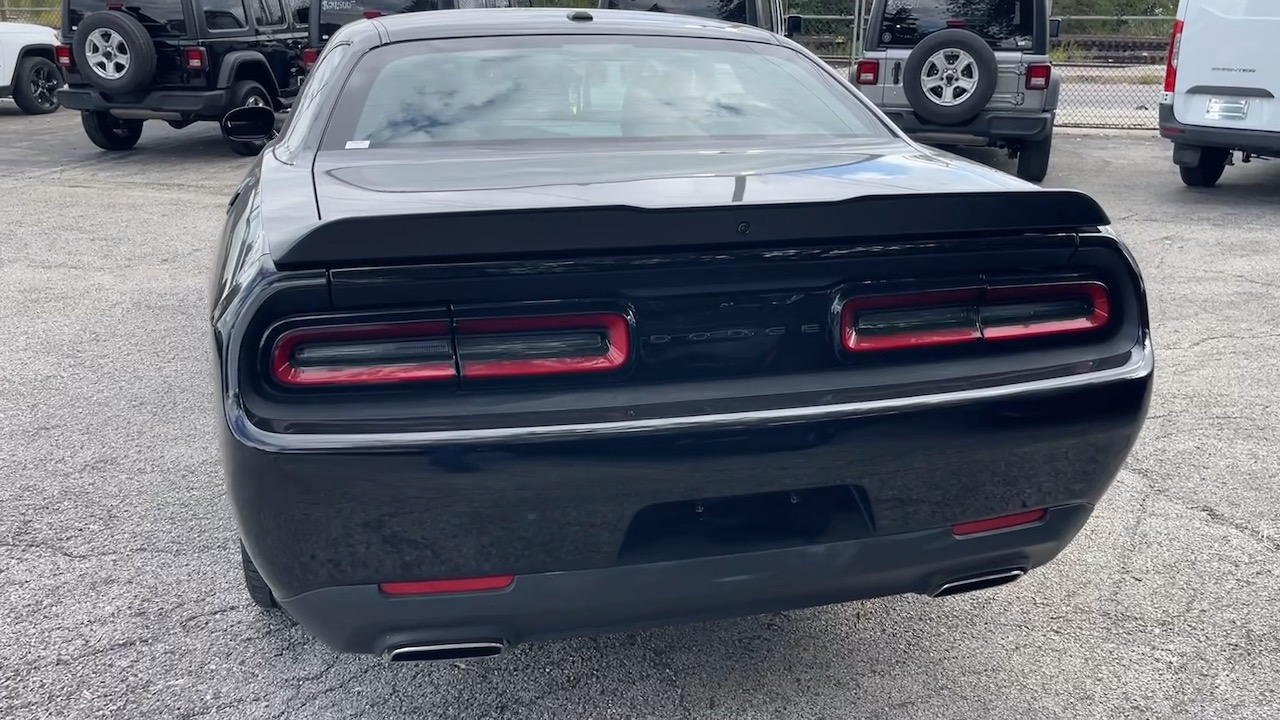 2022 Dodge Challenger SXT 25