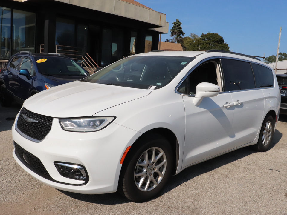 2022 Chrysler Pacifica Touring L 2