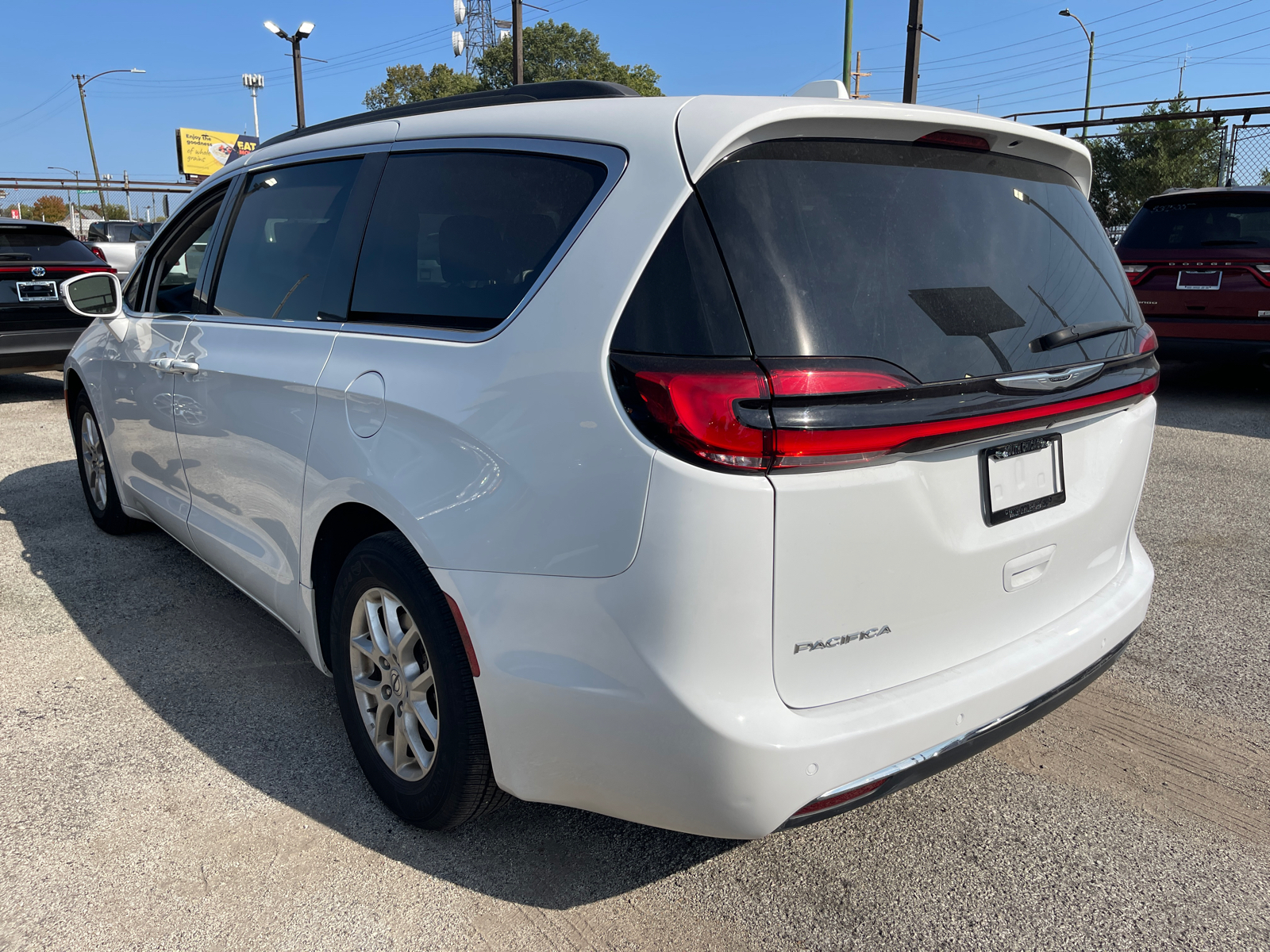 2022 Chrysler Pacifica Touring L 4