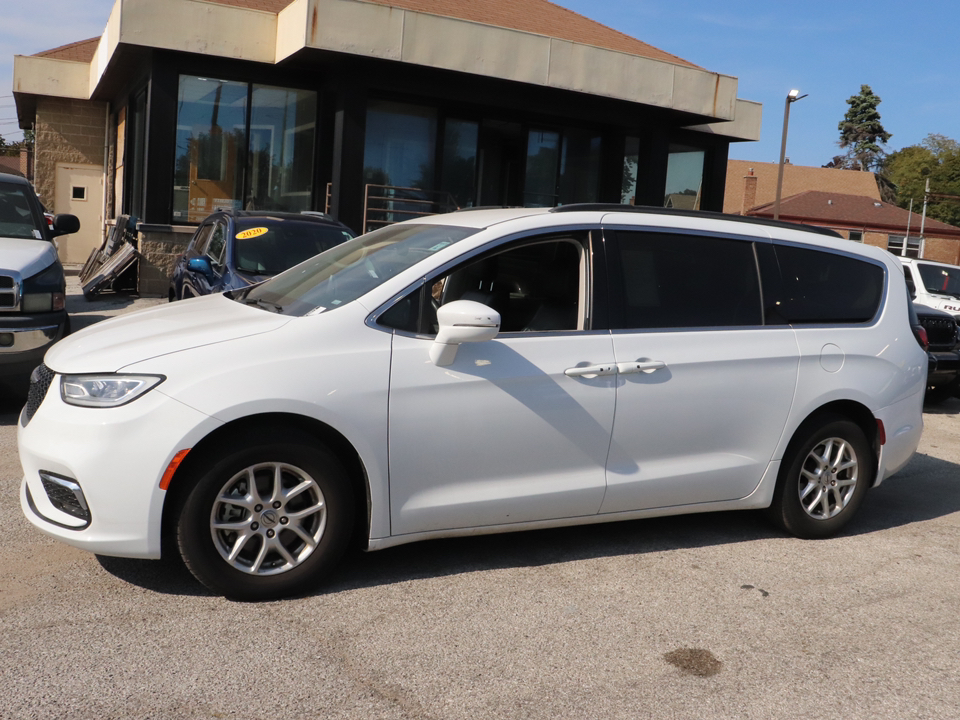 2022 Chrysler Pacifica Touring L 22