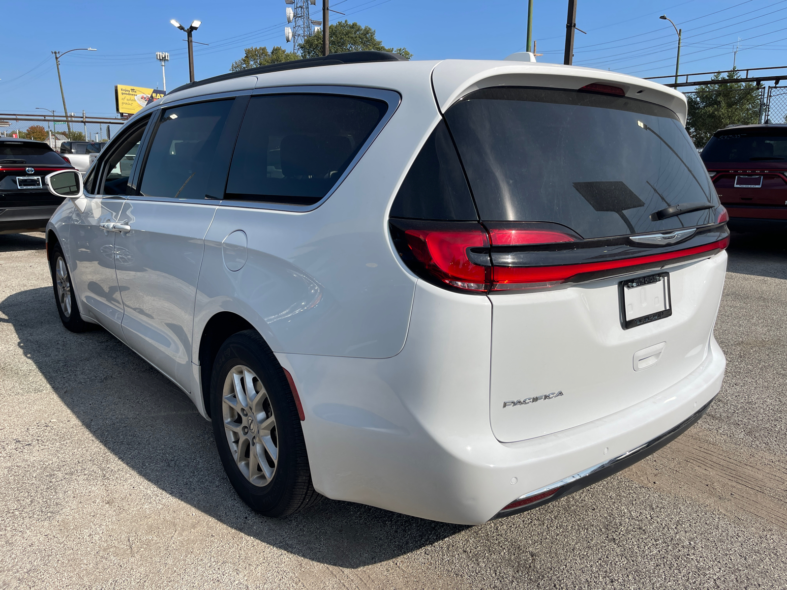 2022 Chrysler Pacifica Touring L 23