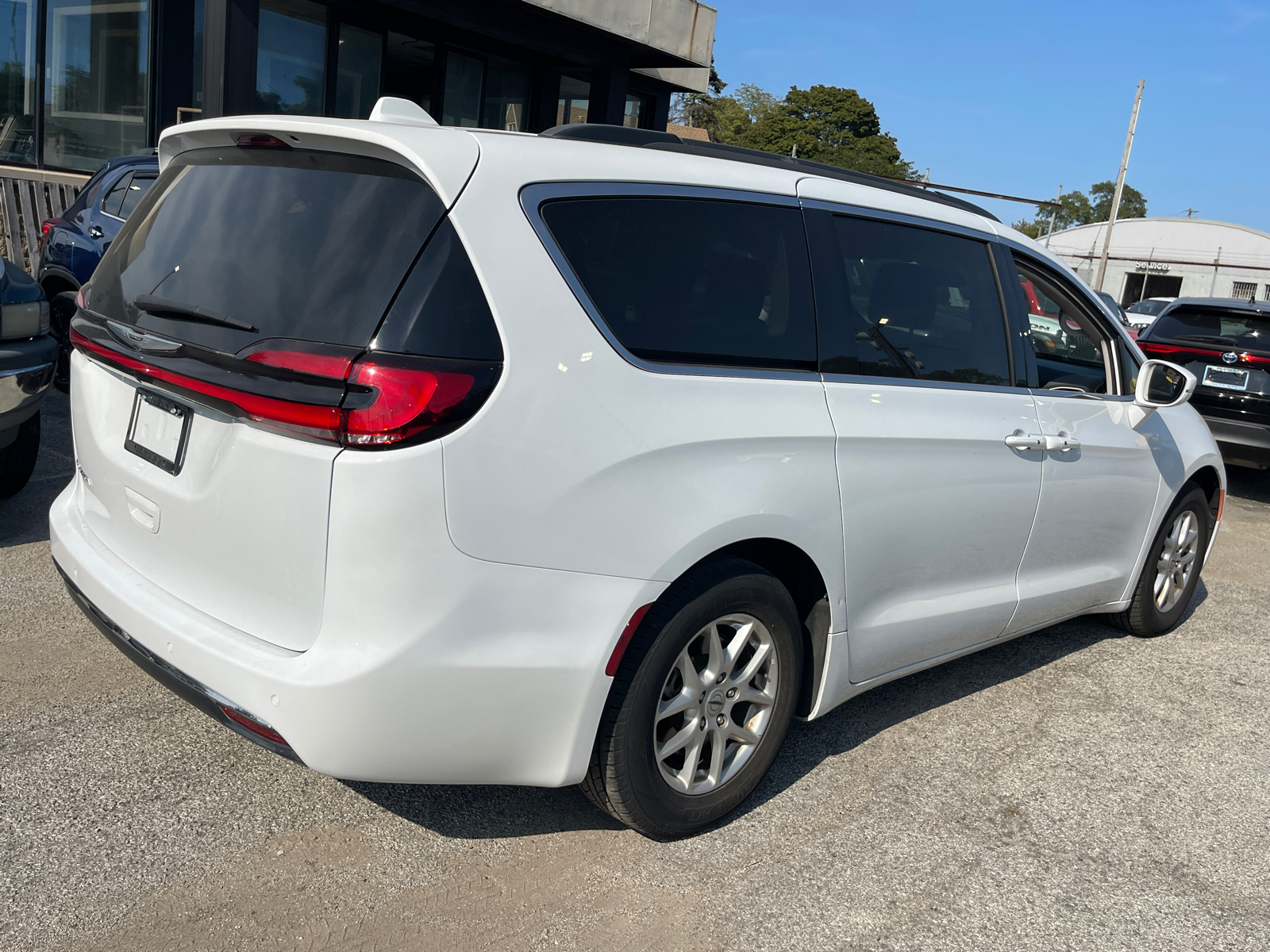 2022 Chrysler Pacifica Touring L 25