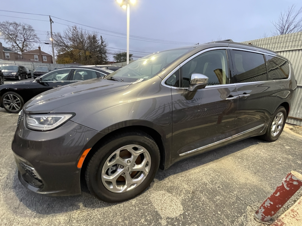 2022 Chrysler Pacifica Limited 3