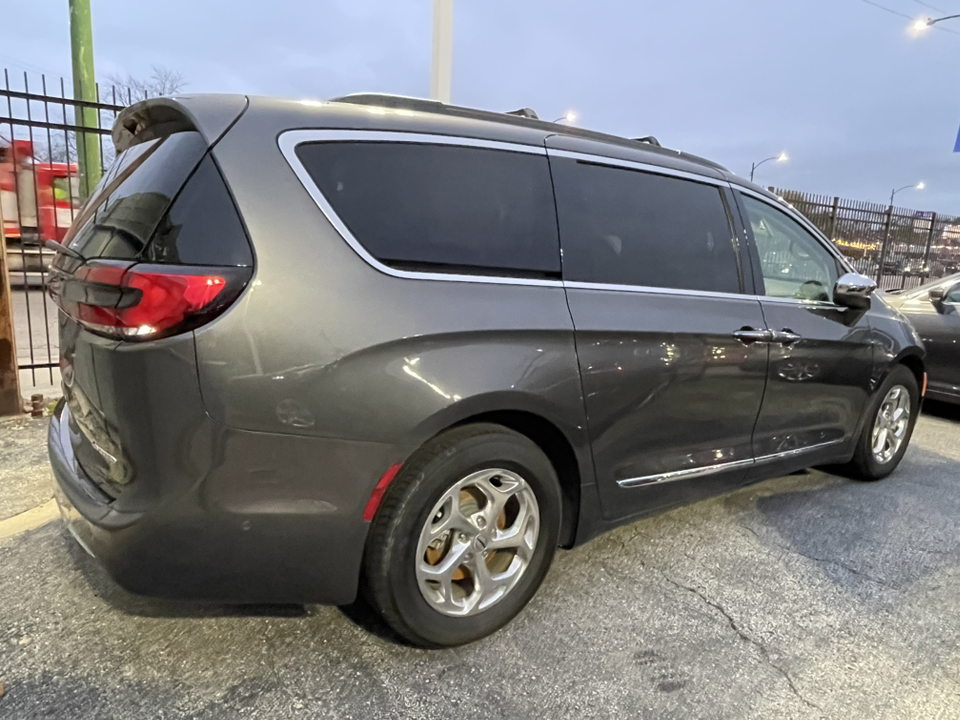 2022 Chrysler Pacifica Limited 28