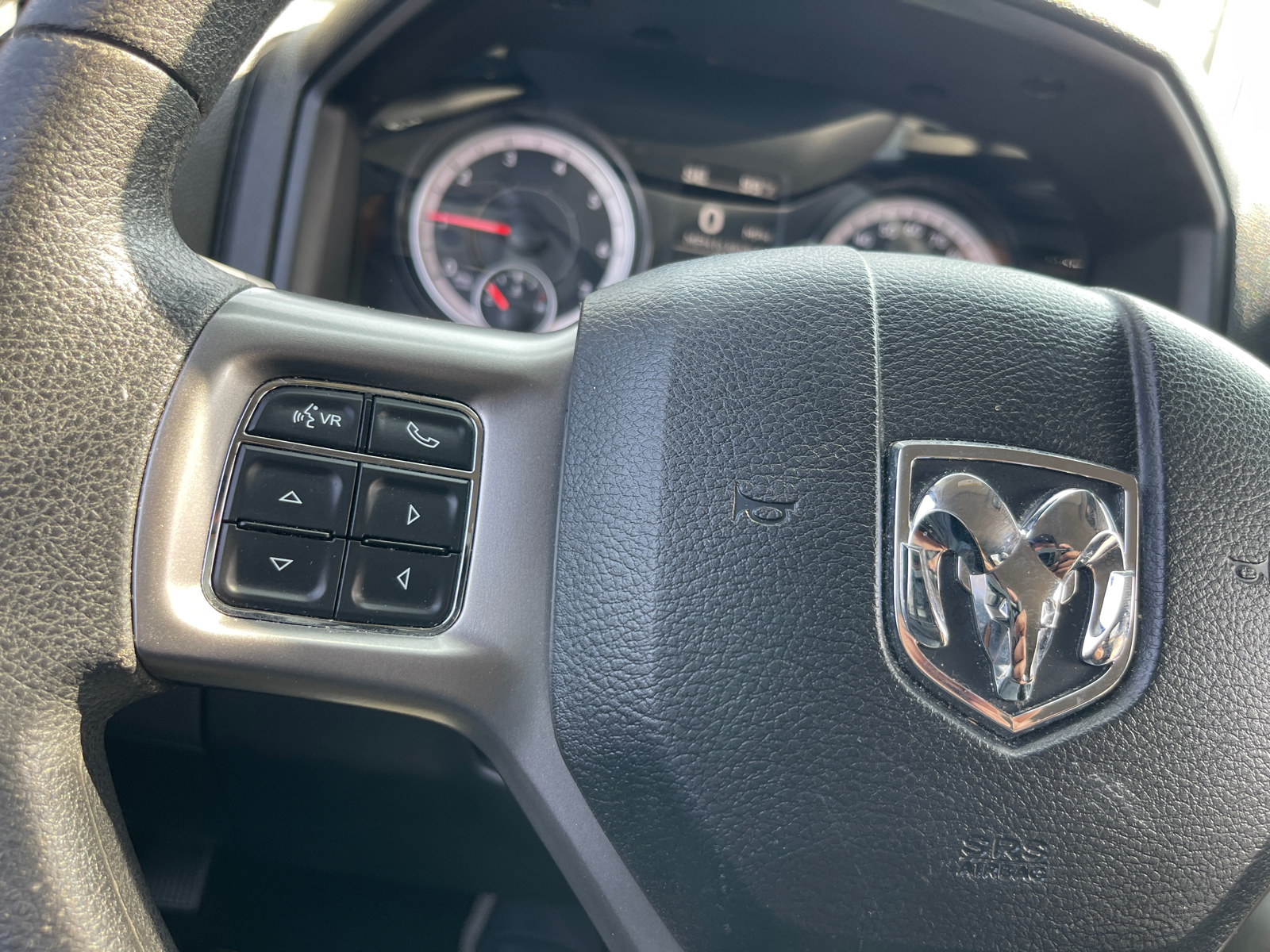 2022 Ram 1500 Classic SLT 12