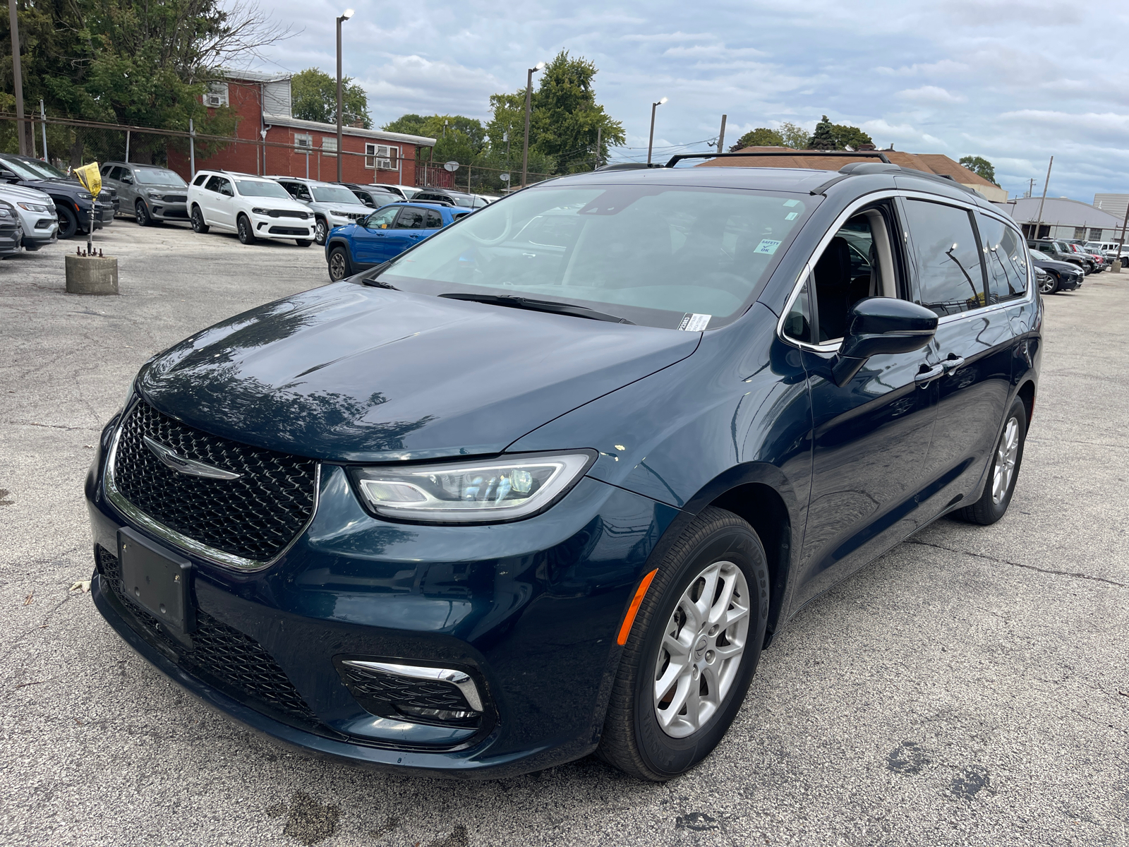 2022 Chrysler Pacifica Touring L 1