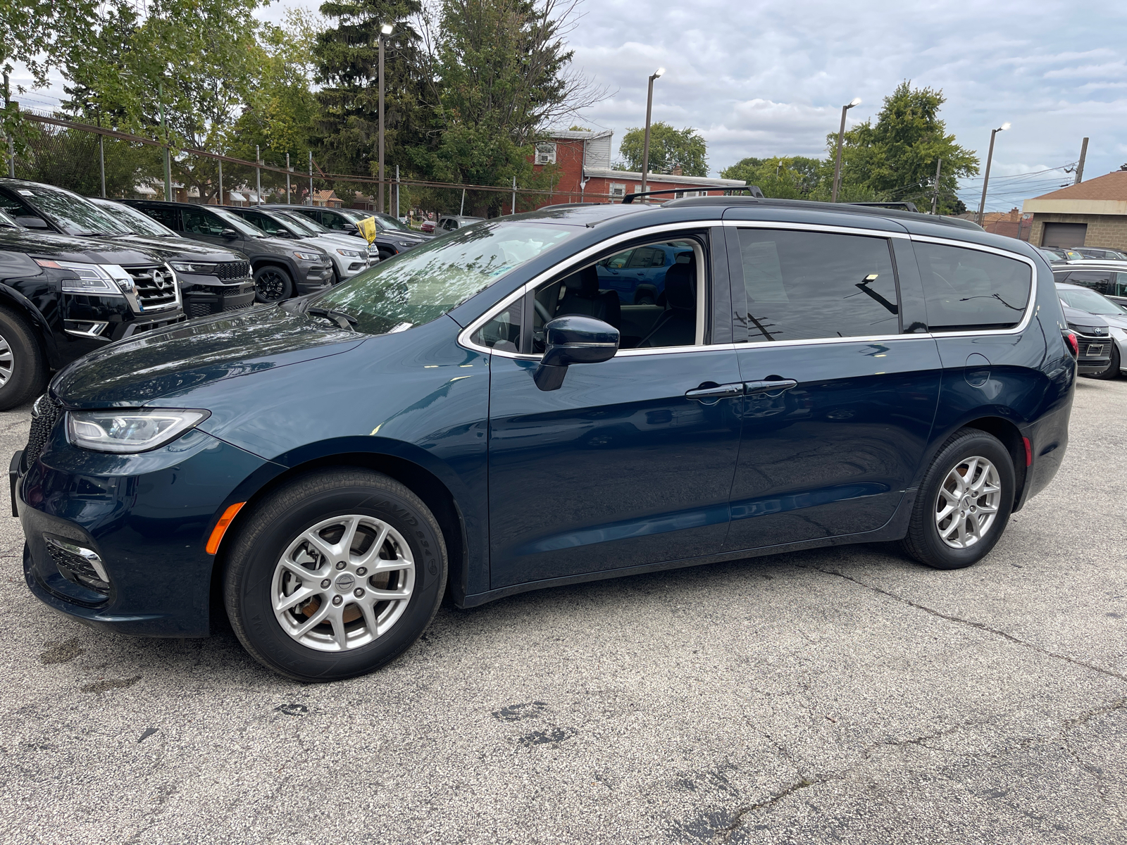 2022 Chrysler Pacifica Touring L 2