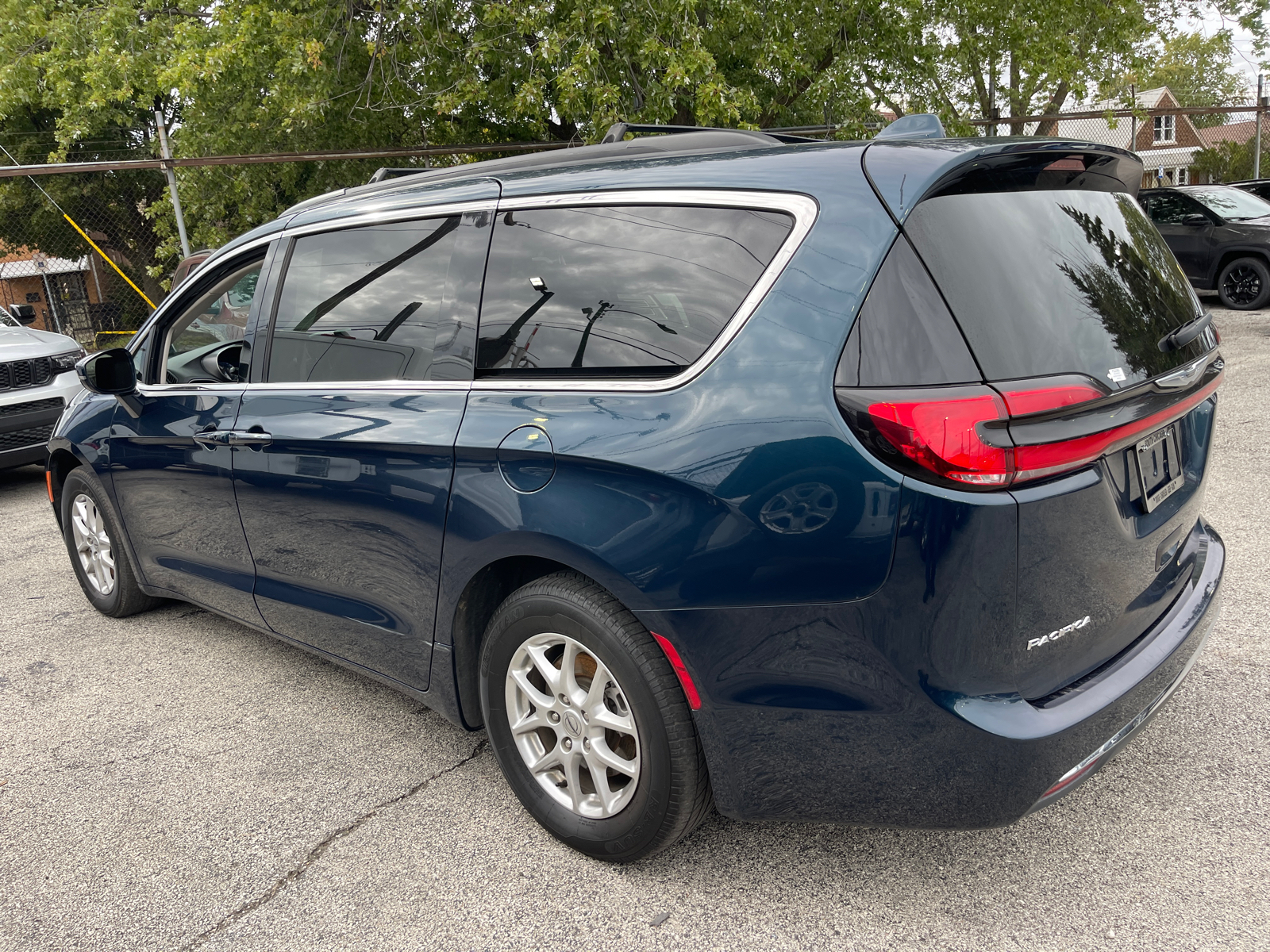 2022 Chrysler Pacifica Touring L 3