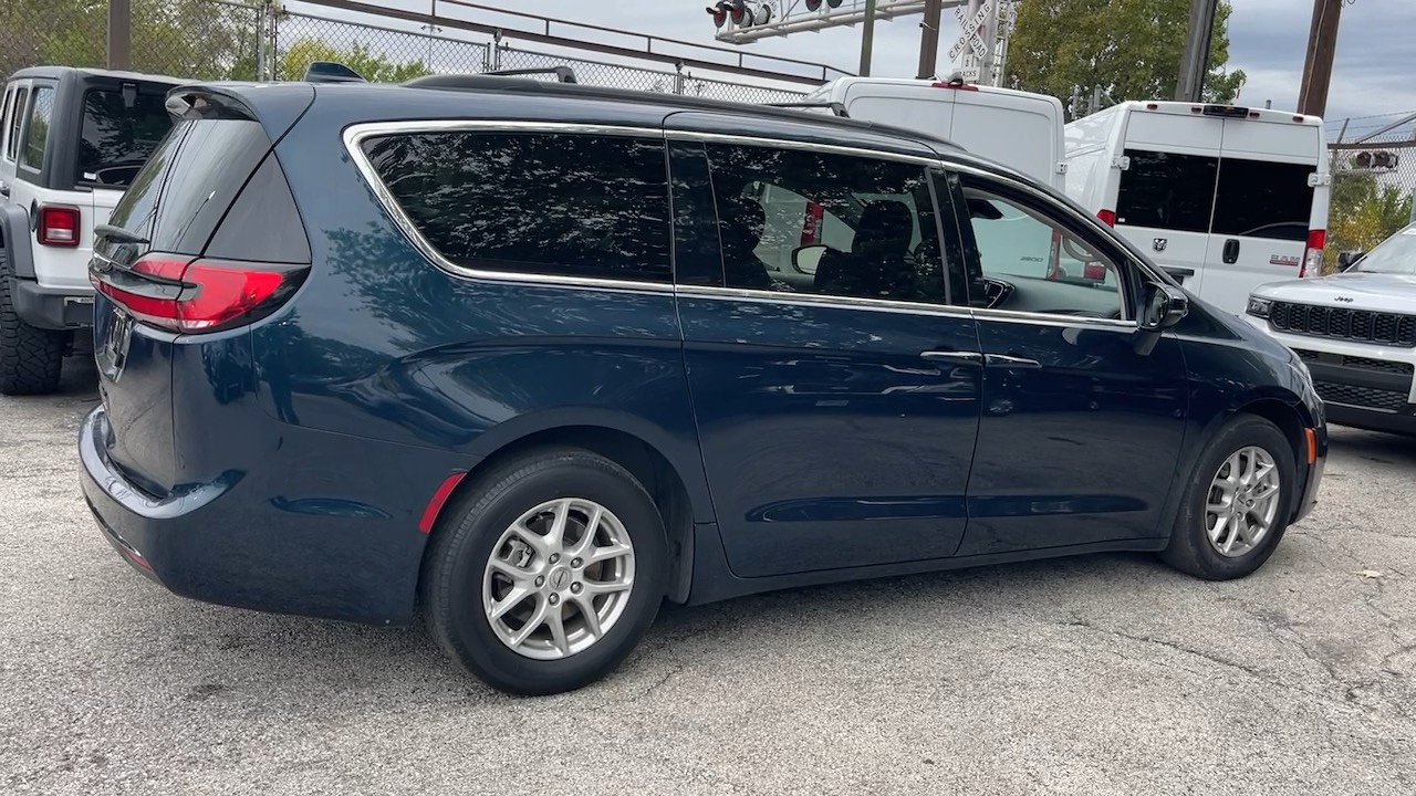 2022 Chrysler Pacifica Touring L 5