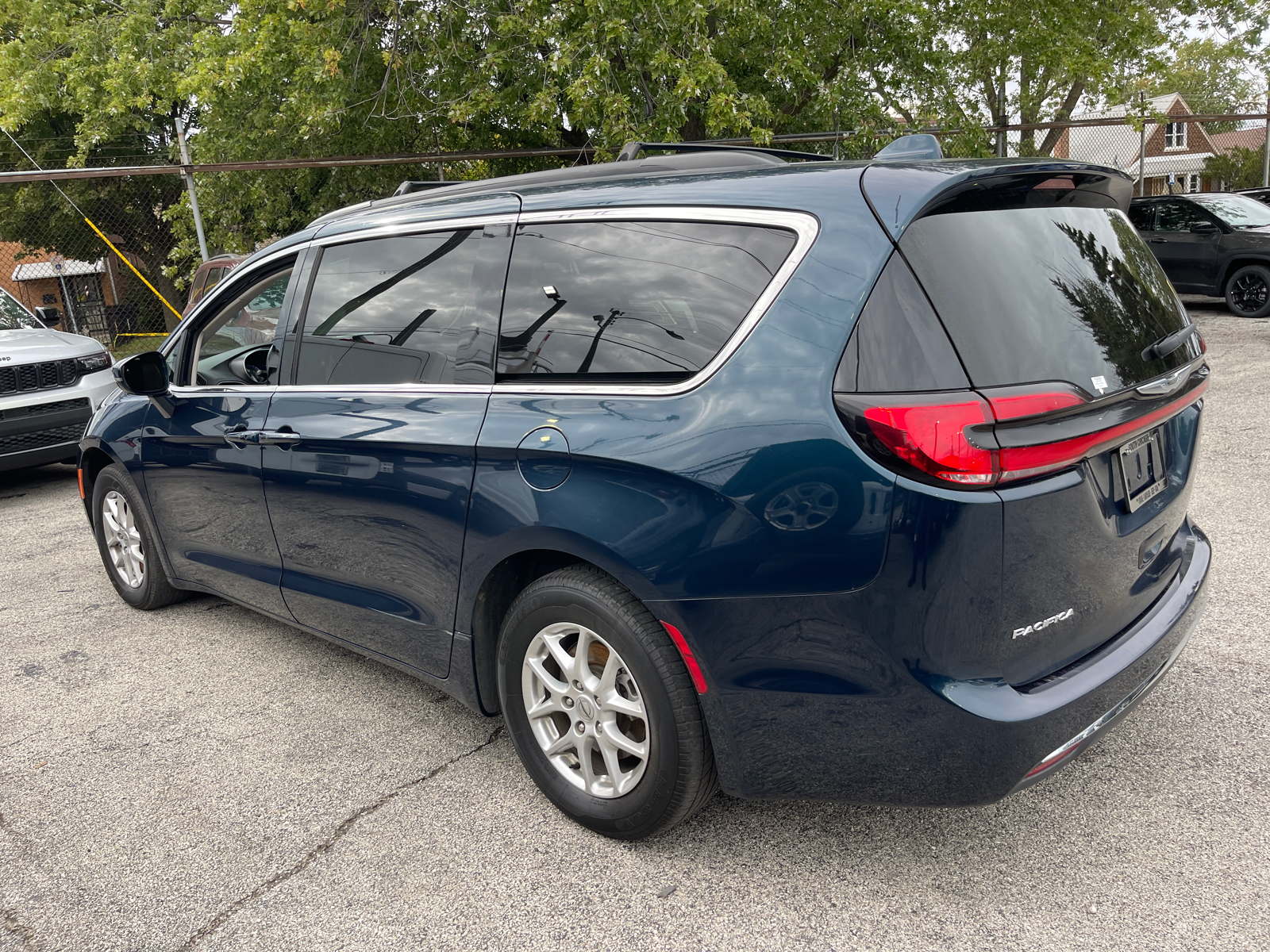 2022 Chrysler Pacifica Touring L 25