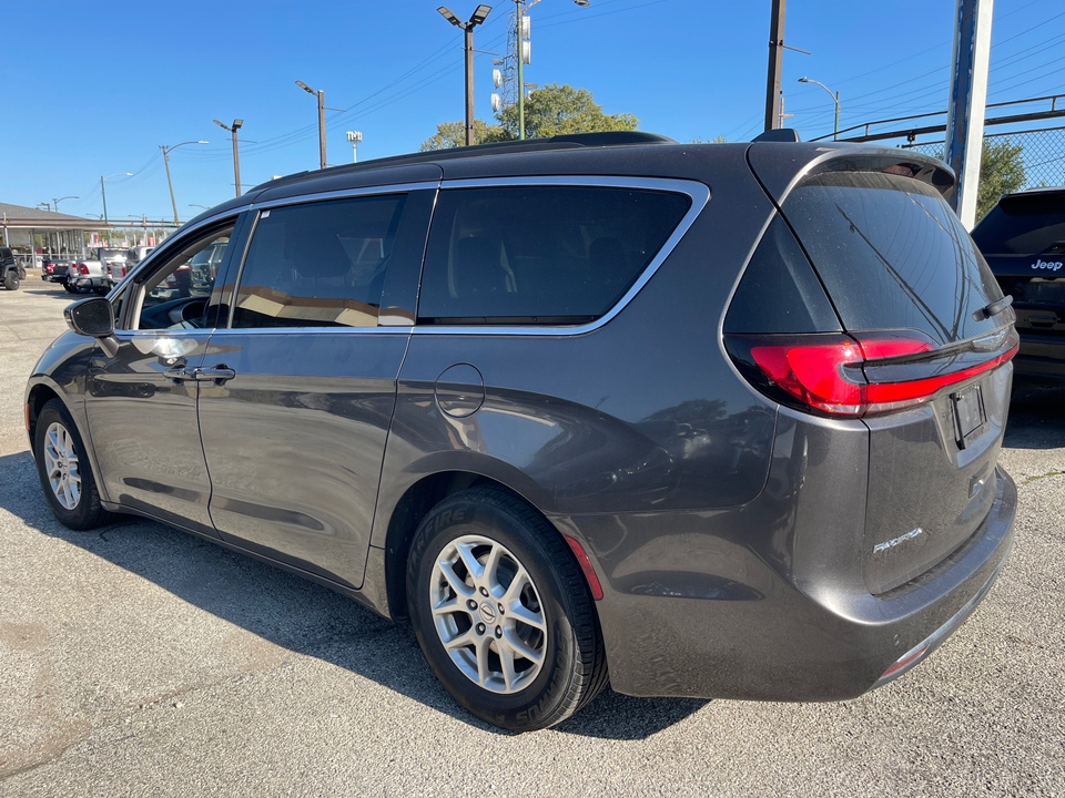 2022 Chrysler Pacifica Touring L 3