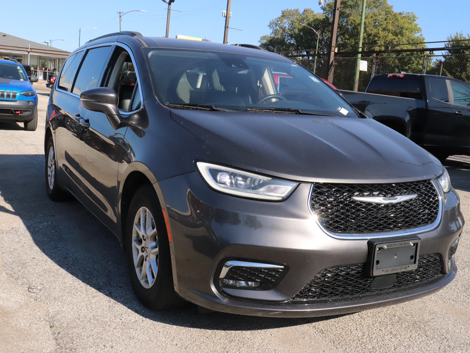 2022 Chrysler Pacifica Touring L 8