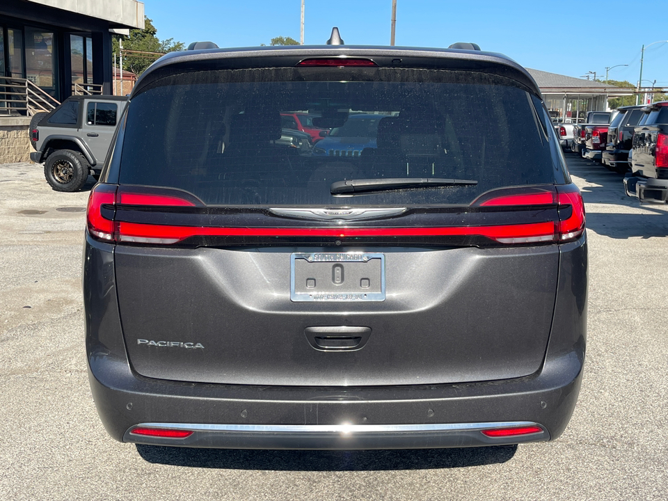 2022 Chrysler Pacifica Touring L 28