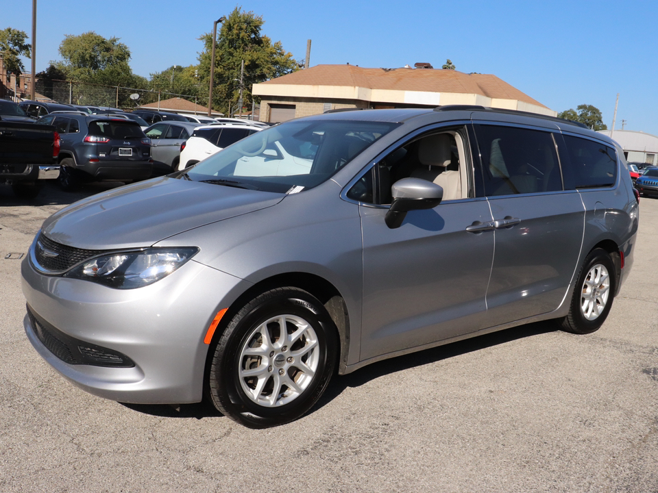 2021 Chrysler Voyager LXI 3