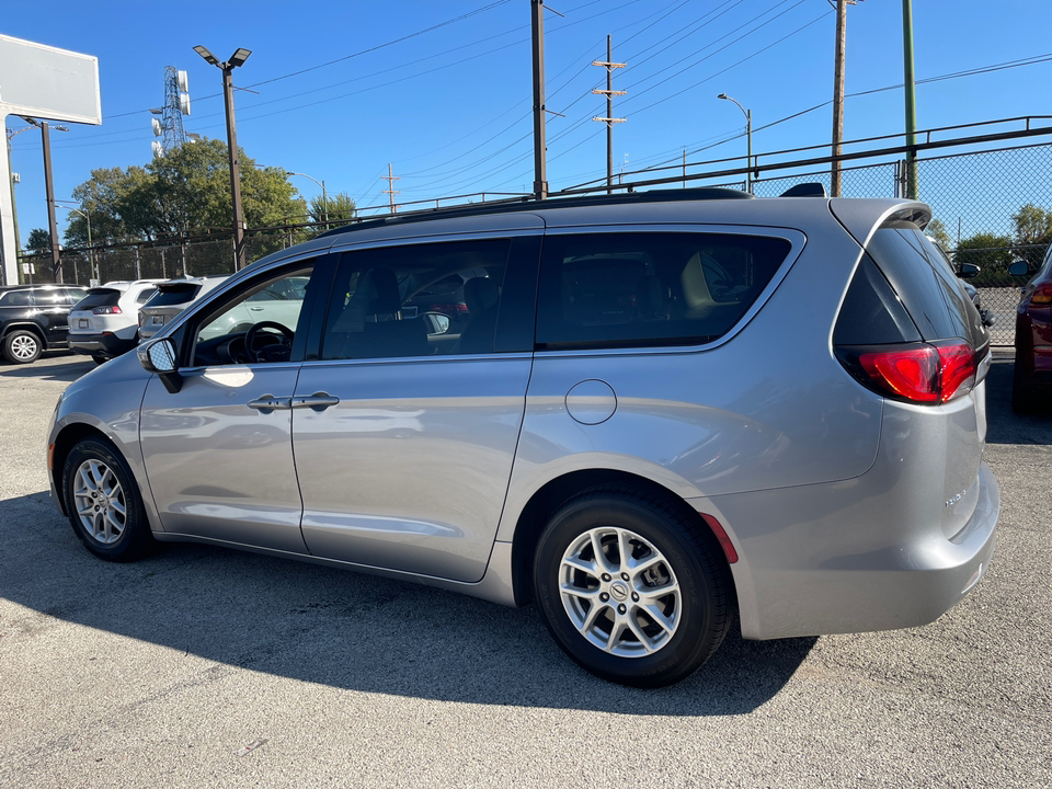 2021 Chrysler Voyager LXI 4