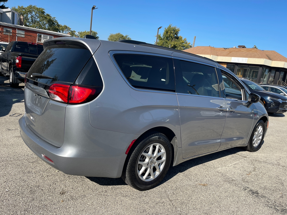 2021 Chrysler Voyager LXI 7