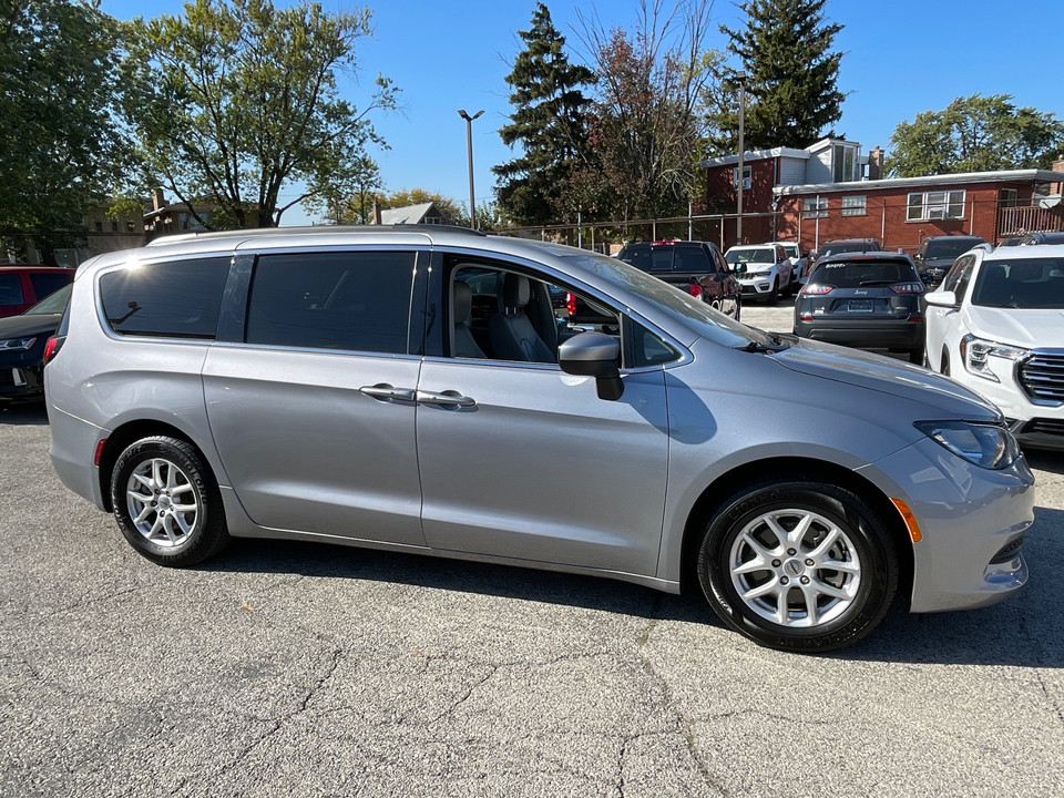 2021 Chrysler Voyager LXI 8