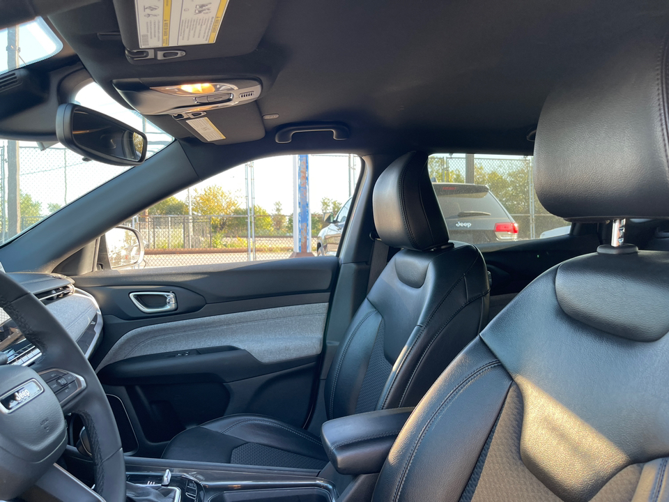 2023 Jeep Compass Latitude 12