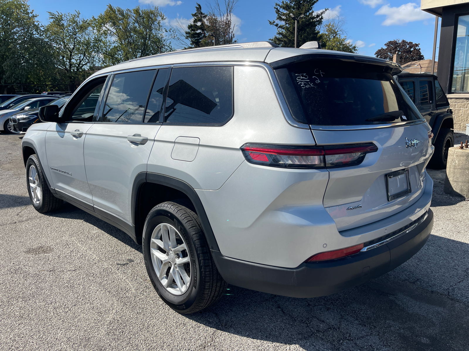 2023 Jeep Grand Cherokee L Laredo 3