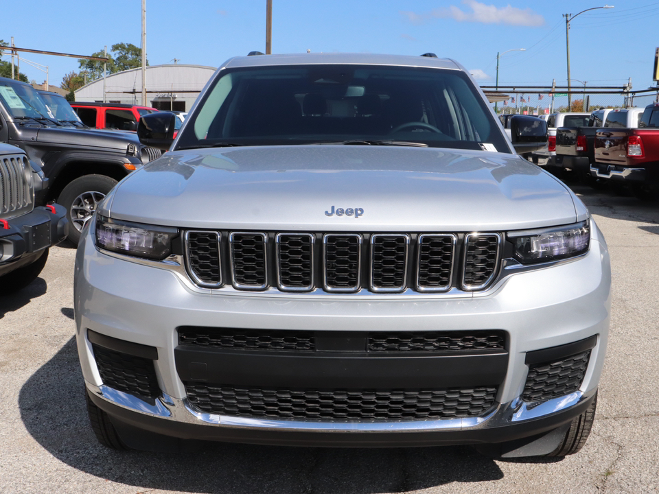 2023 Jeep Grand Cherokee L Laredo 7