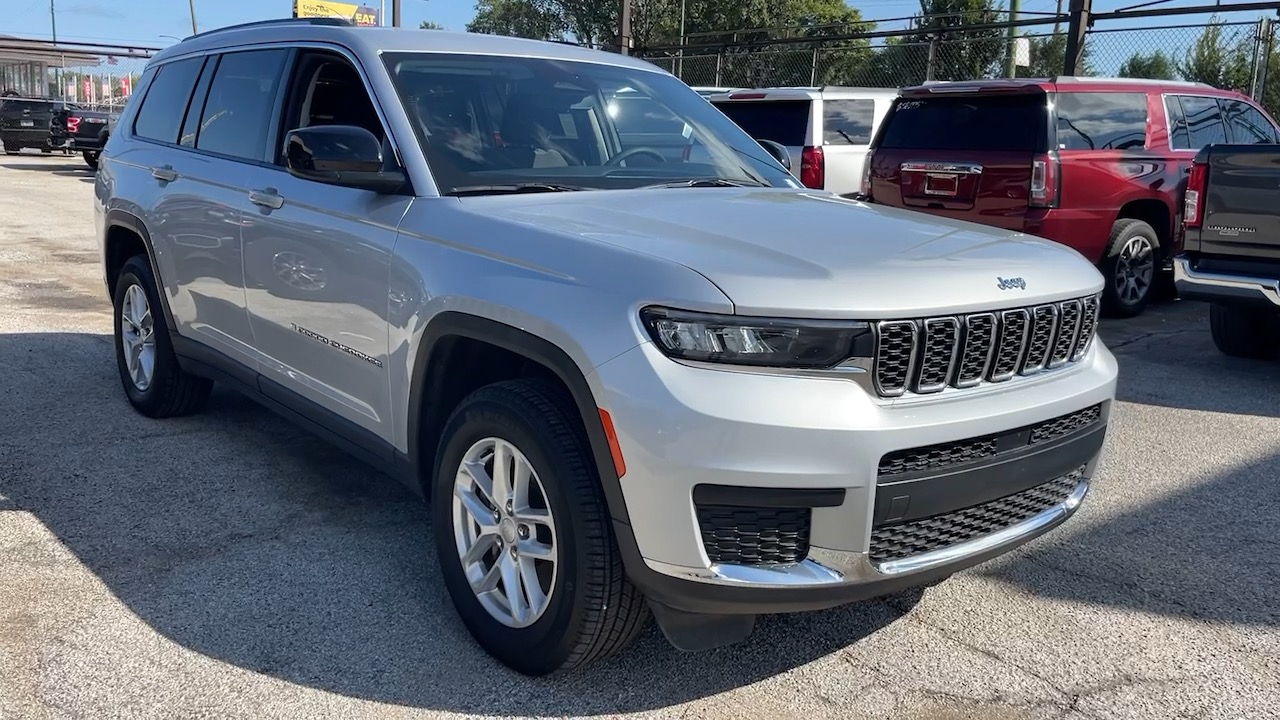 2023 Jeep Grand Cherokee L Laredo 29