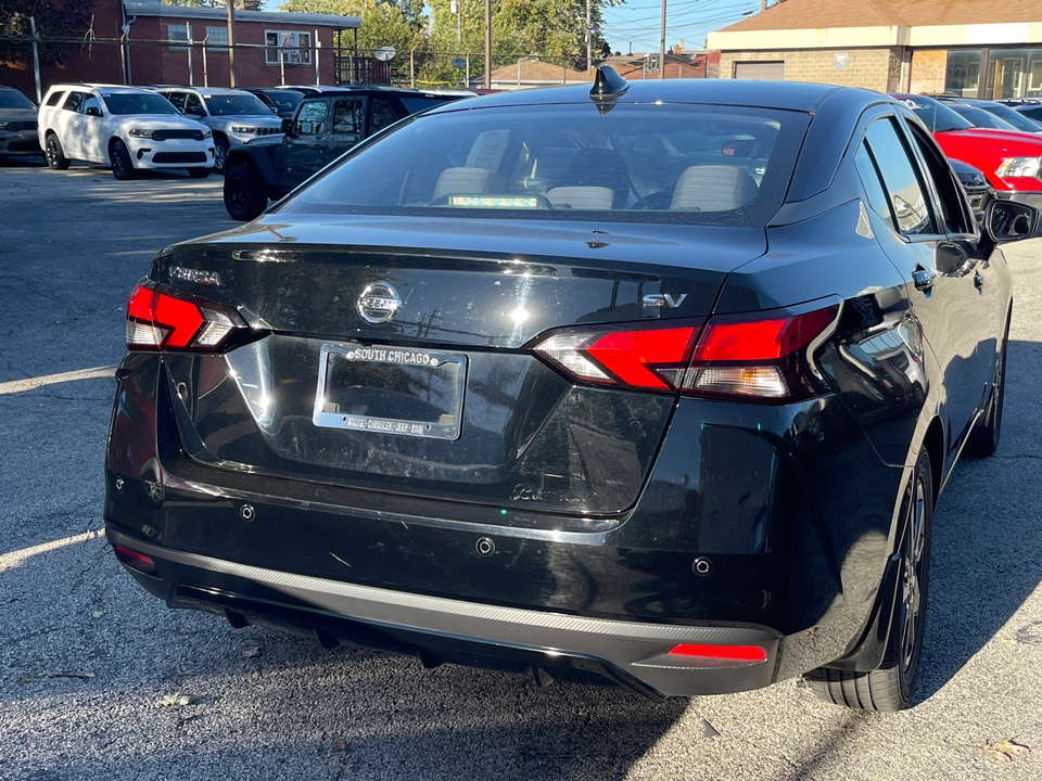 2021 Nissan Versa 1.6 SV 5