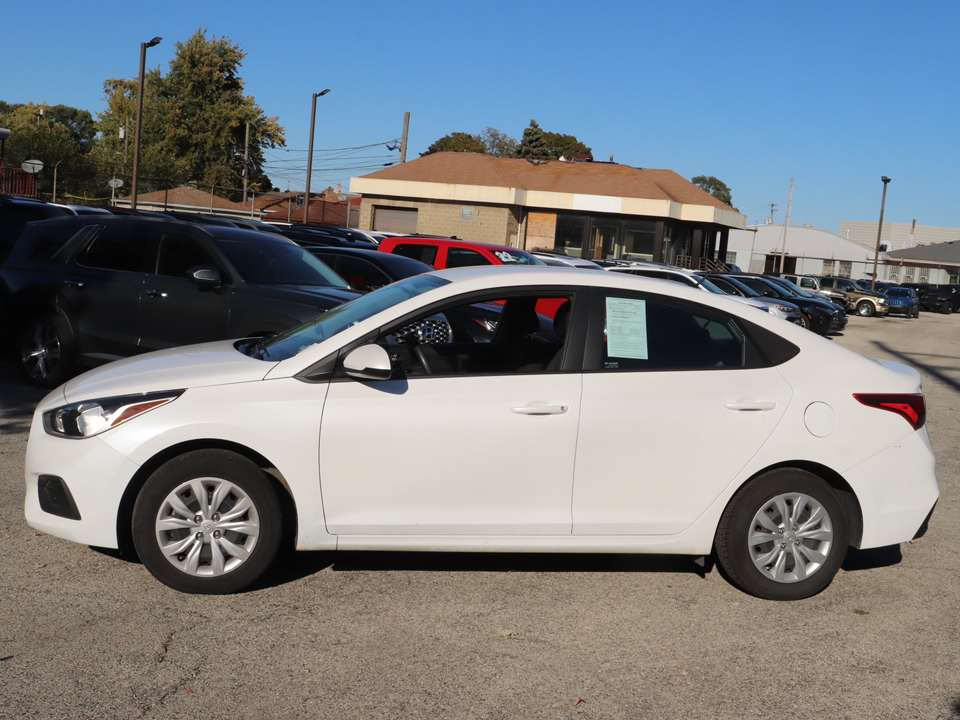 2021 Hyundai Accent SE 3