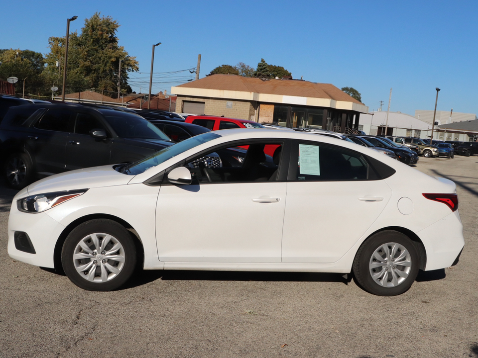 2021 Hyundai Accent SE 21