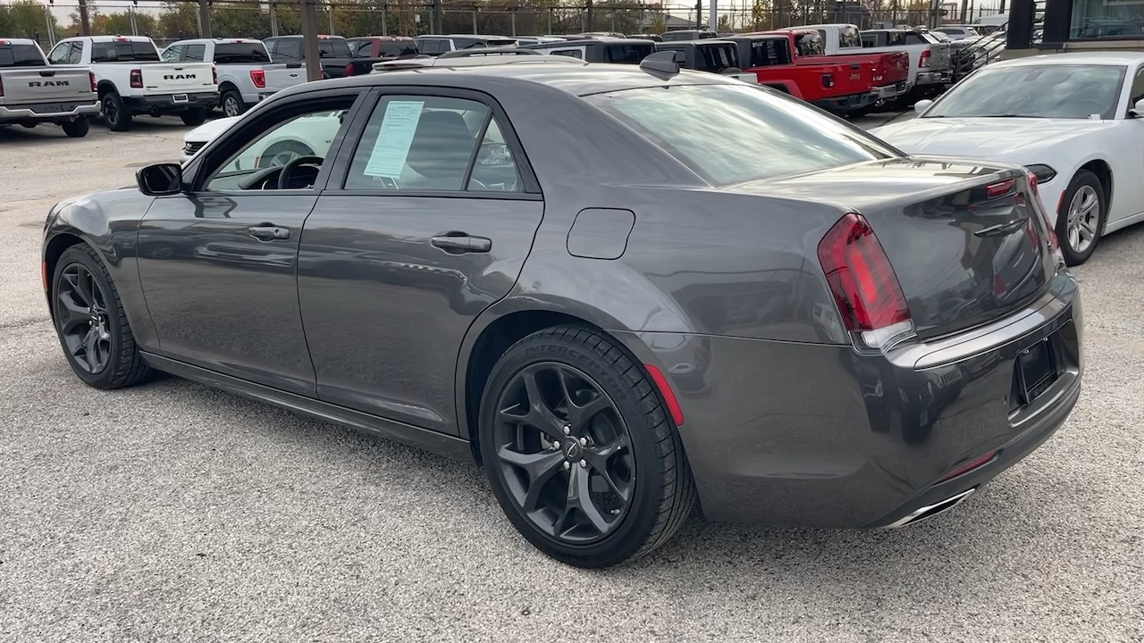 2022 Chrysler 300 Touring L 4