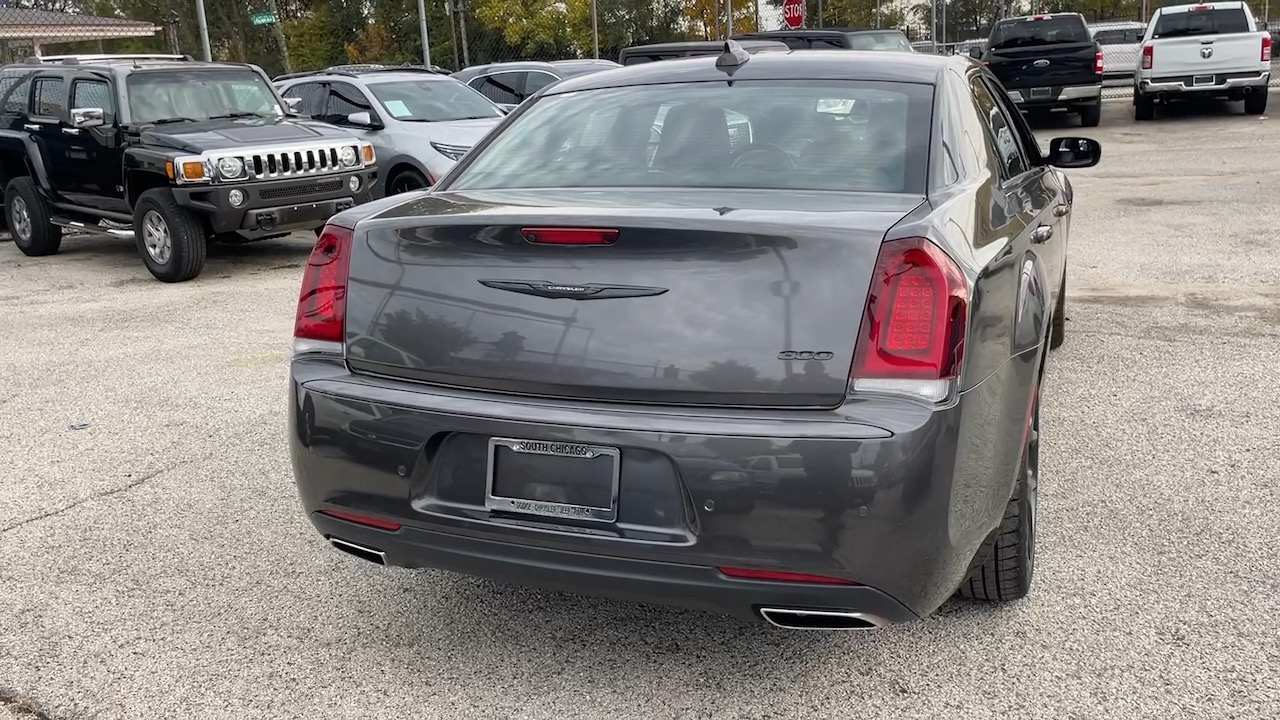 2022 Chrysler 300 Touring L 5