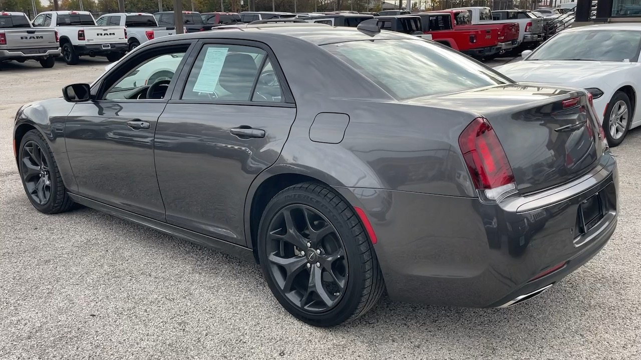 2022 Chrysler 300 Touring L 24