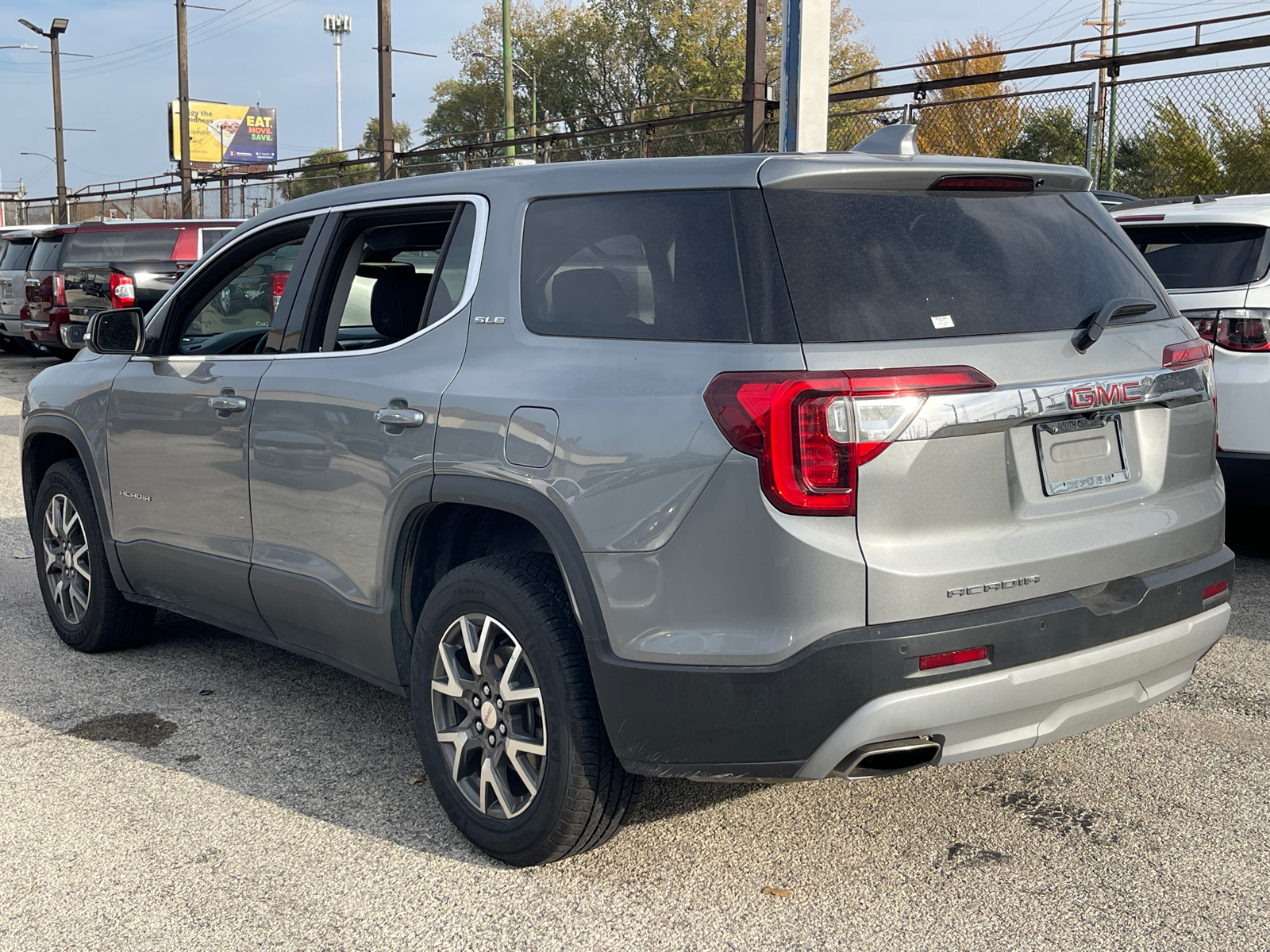 2023 GMC Acadia SLE 25