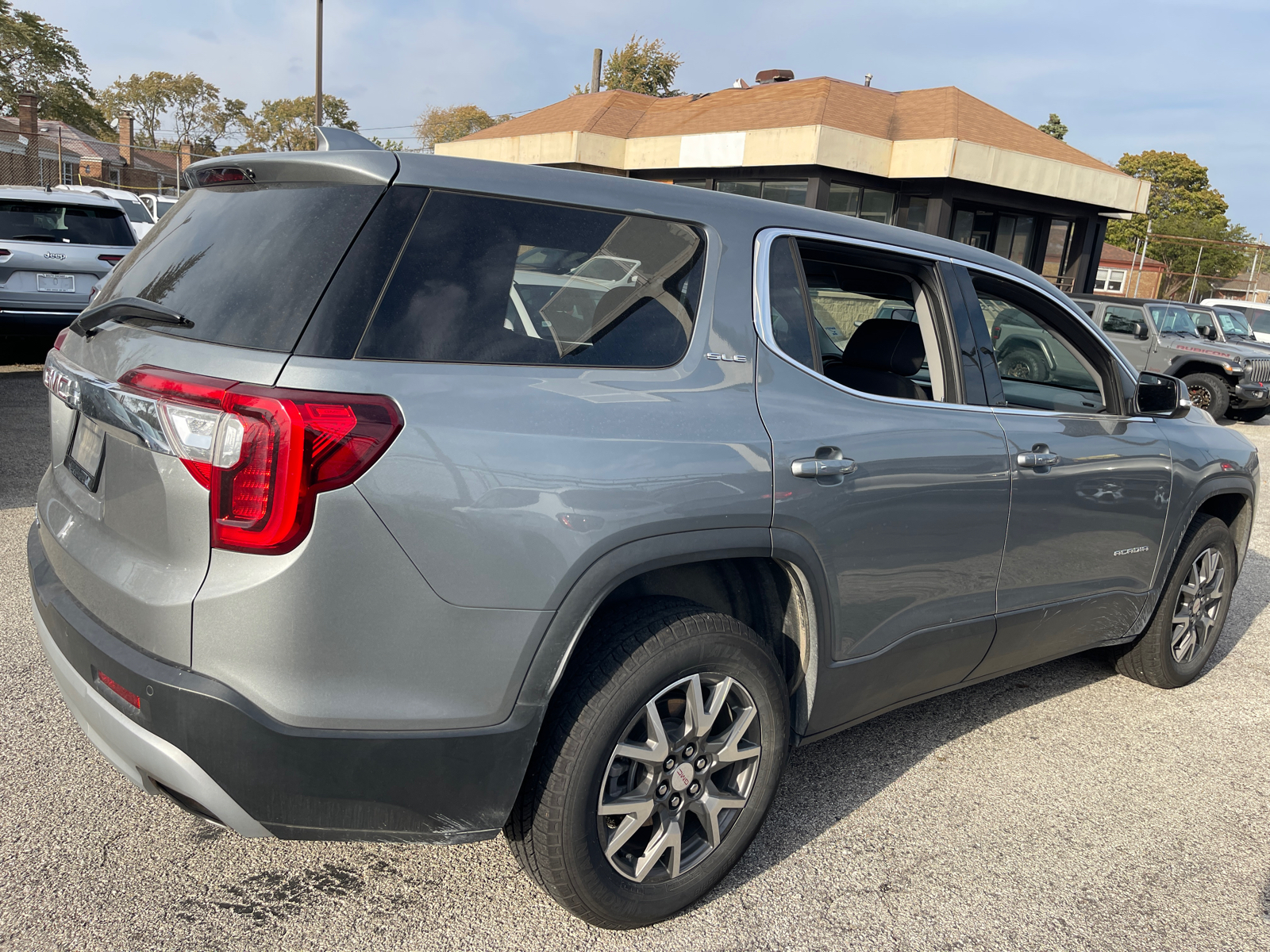 2023 GMC Acadia SLE 27