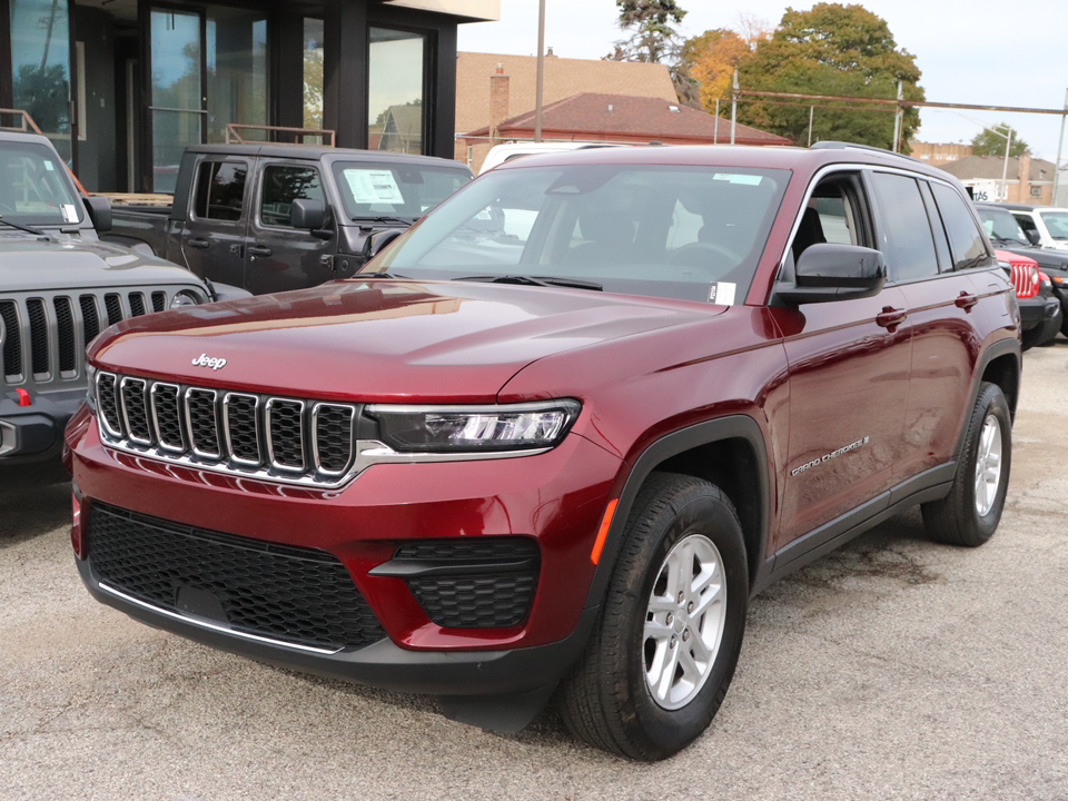 2023 Jeep Grand Cherokee Laredo 1