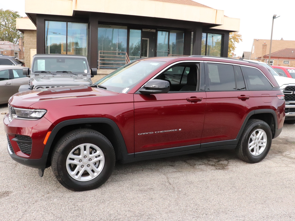 2023 Jeep Grand Cherokee Laredo 3