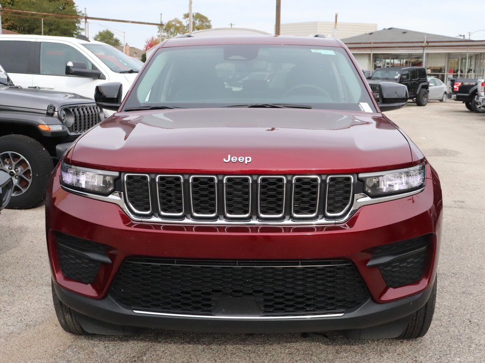 2023 Jeep Grand Cherokee Laredo 8