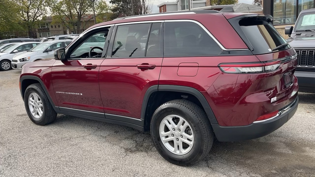 2023 Jeep Grand Cherokee Laredo 25