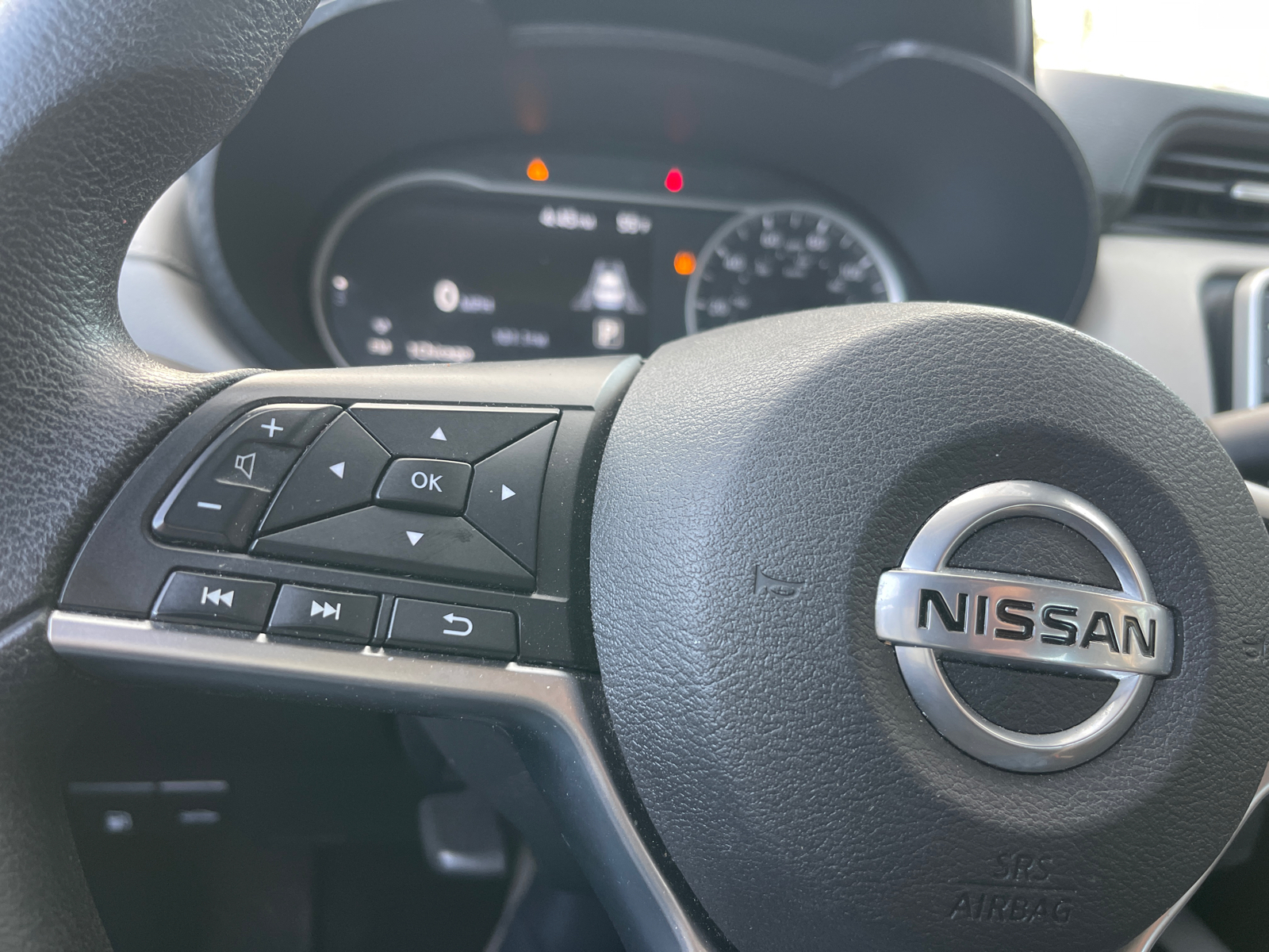 2021 Nissan Versa 1.6 SV 12