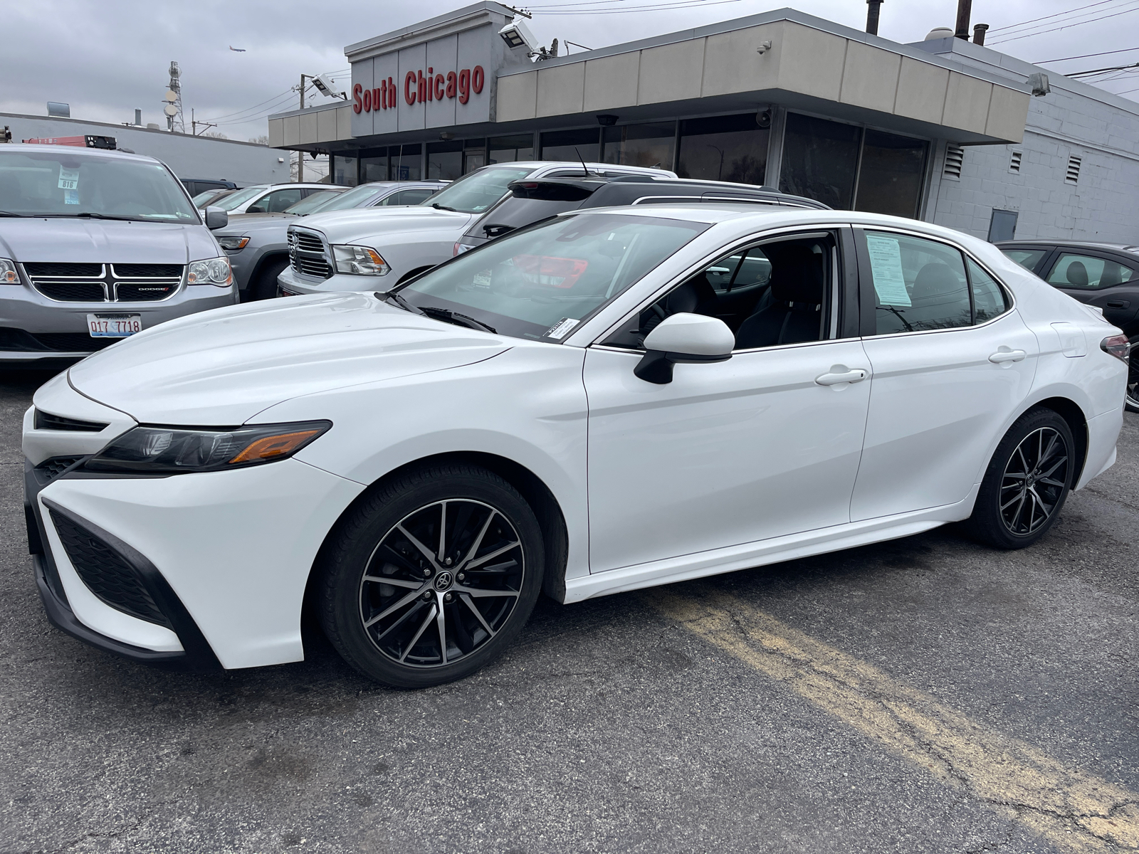 2021 Toyota Camry SE 23