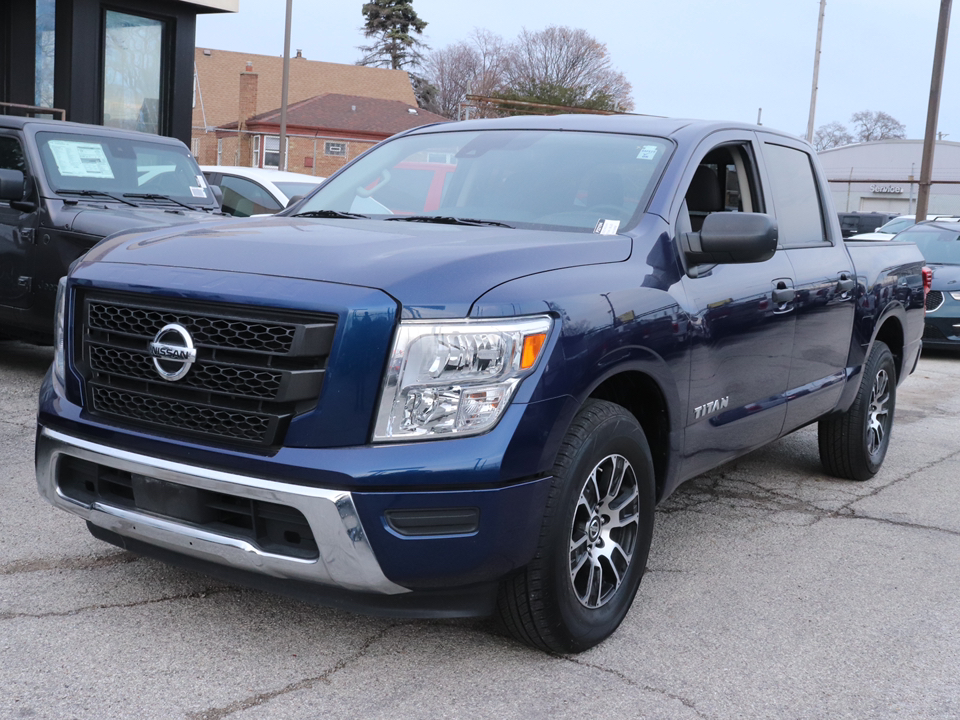 2022 Nissan Titan SV 1