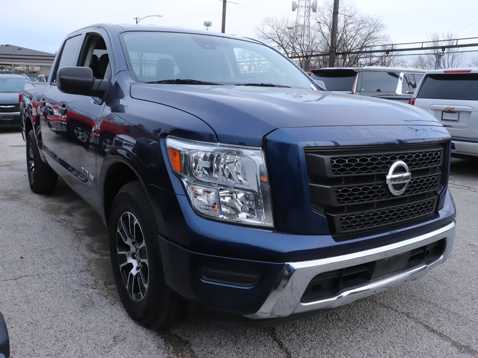 2022 Nissan Titan SV 7