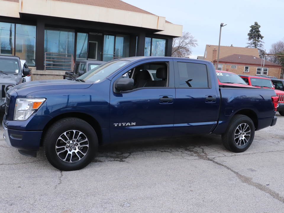 2022 Nissan Titan SV 23