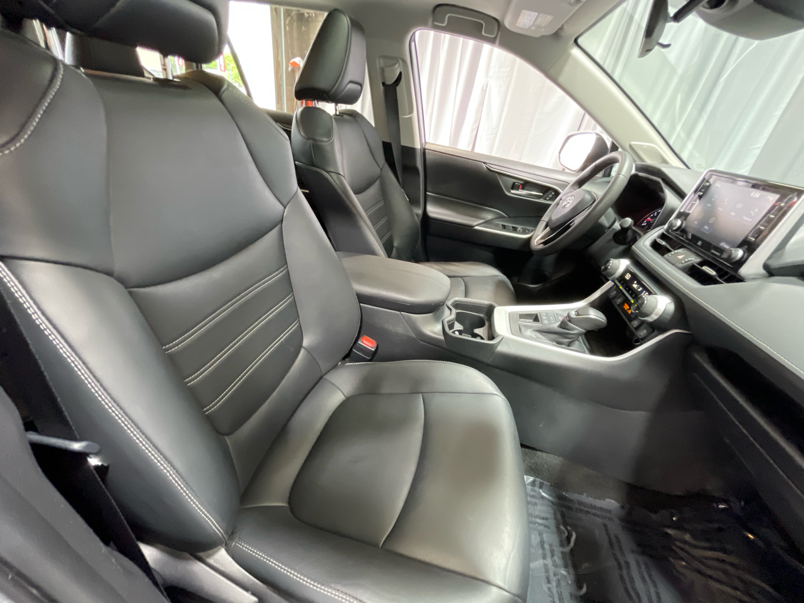 2021 Toyota RAV4 XLE Premium 14