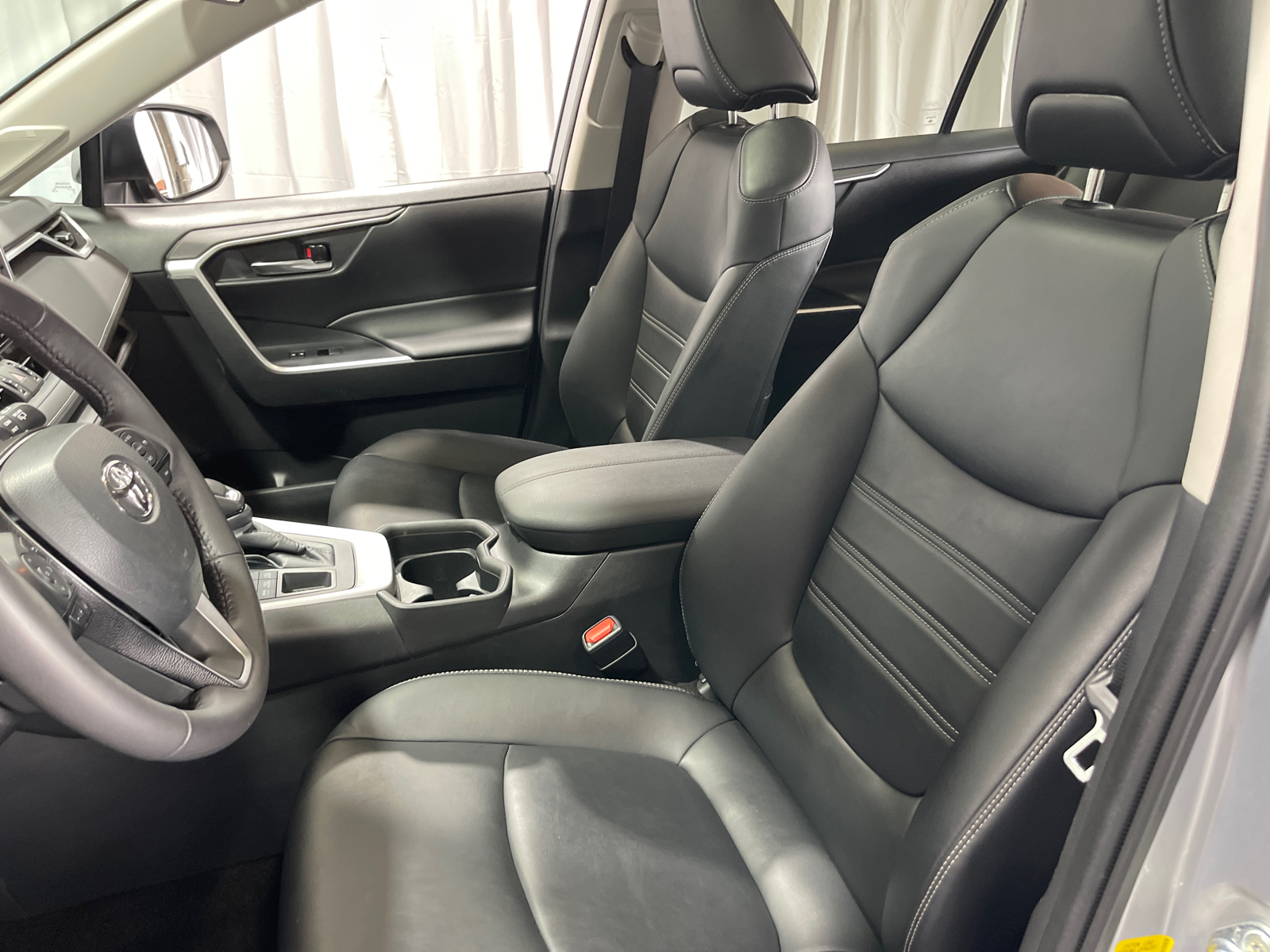 2021 Toyota RAV4 XLE Premium 20