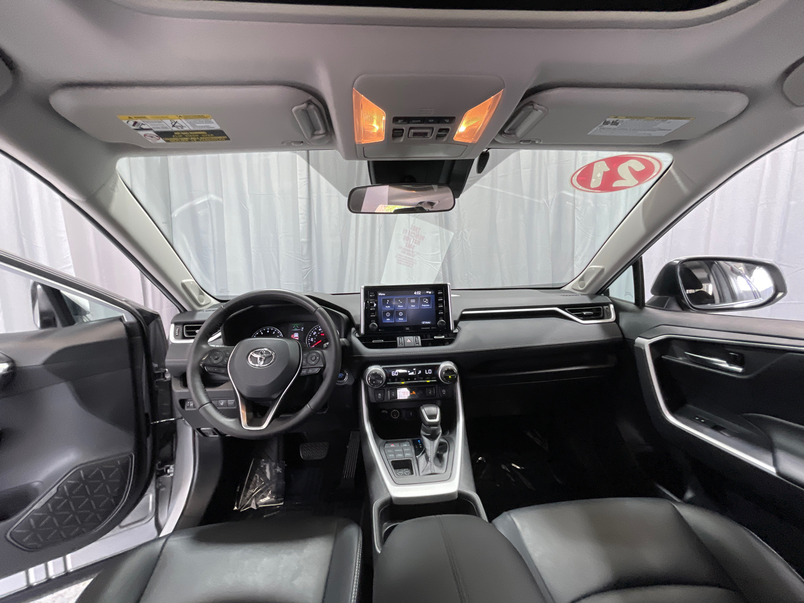2021 Toyota RAV4 XLE Premium 24