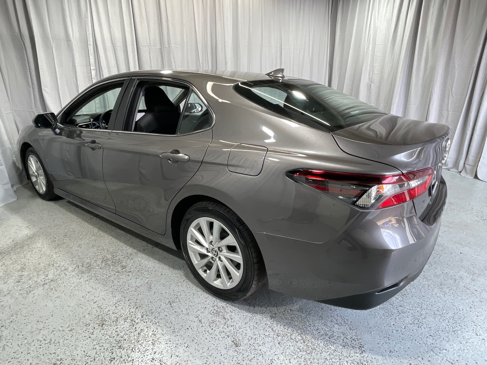 2021 Toyota Camry LE 36