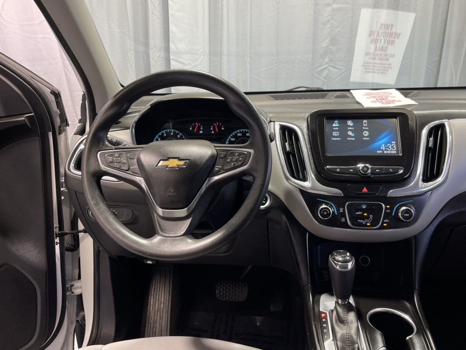 2018 Chevrolet Equinox LS 11