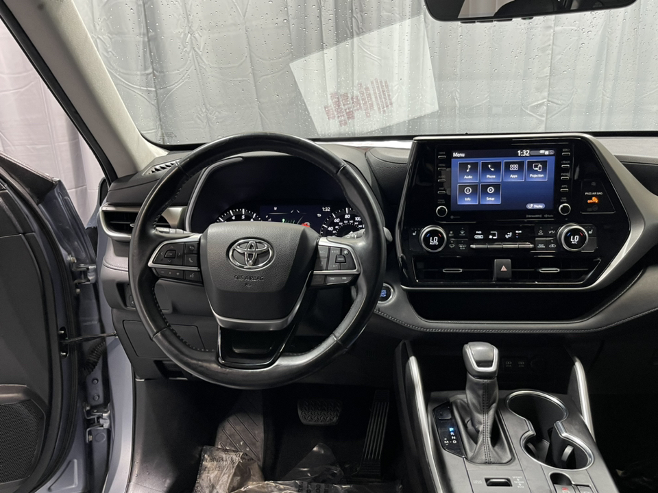 2021 Toyota Highlander XLE 17